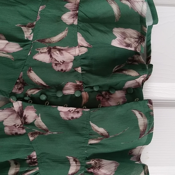 Floral Top - Picture 3 of 4